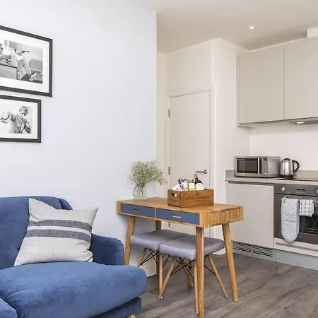 Apartment Century Place Bristol